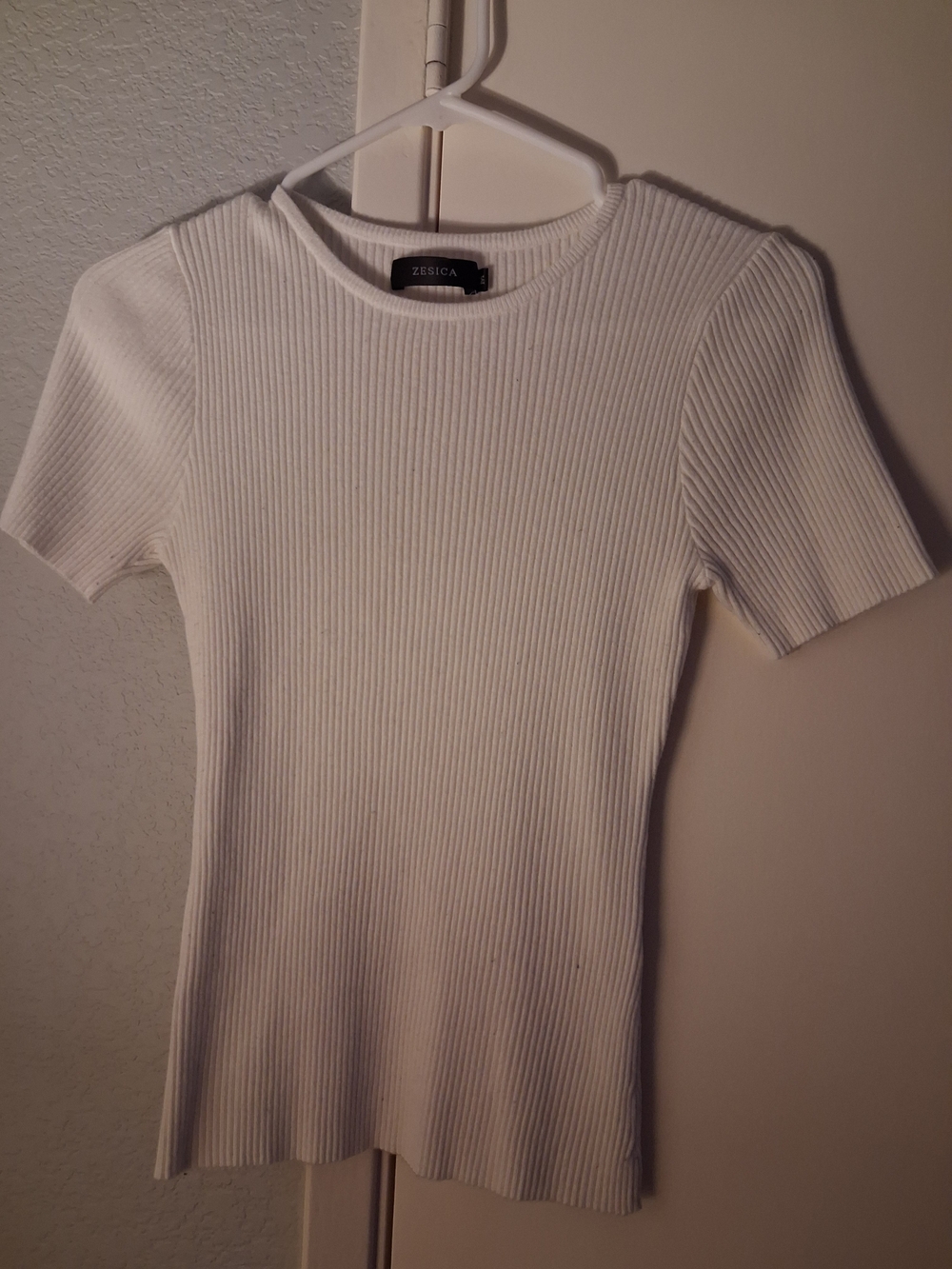 Zesica White Ribbed Short Sleeve Crew Neck Top